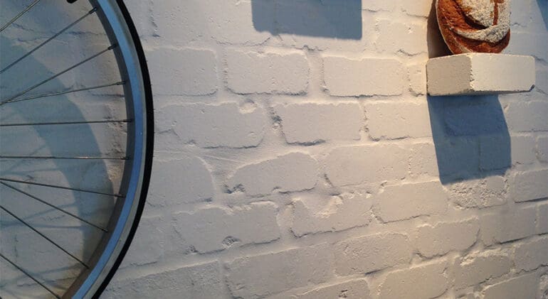Combining Recycled Bricks With Other Sustainable Materials