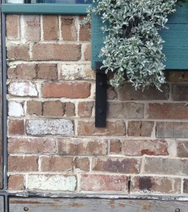 Creating A Mediterranean Oasis With Recycled Bricks In Your Yard